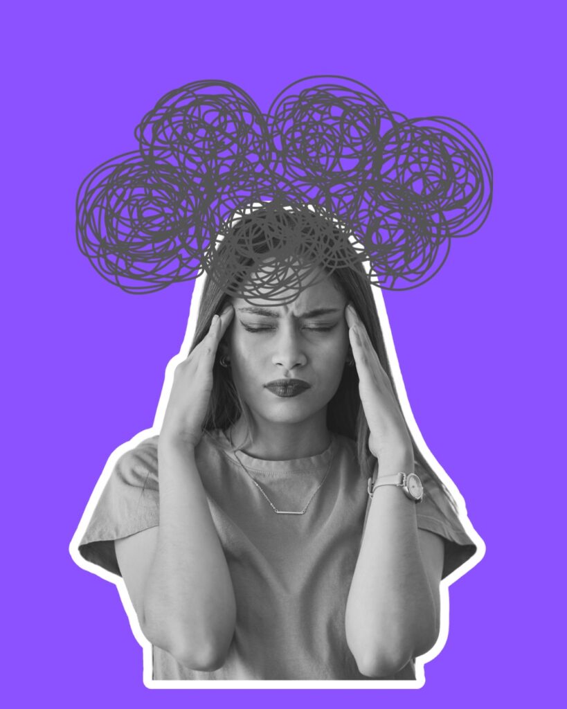 Mujer con crisis de ansiedad tocándose la cabeza, sintiendo angustia, estrés y confusión